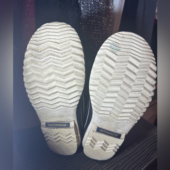 SOREL JOAN OF ARCTIC HOLIDAY SNOW BOOTS. GREAT FOR THE SNOW!!! YOU WILL LOVE - Picture 11 of 14